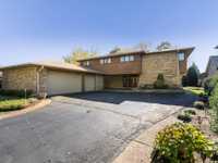 A UNIQUE GEM PERCHED ON PARK RIDGE GOLF COURSE