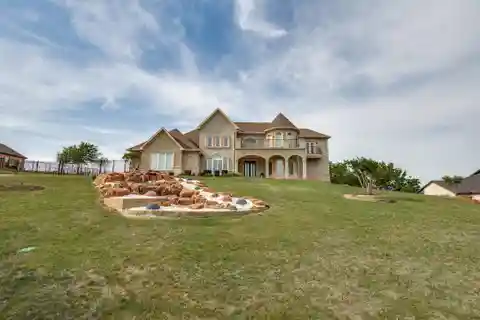 Exquisite Hilltop Estate