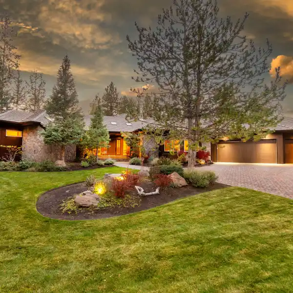 ELEGANT SINGLE-LEVEL HOME ON AWBREY GLEN GOLF COURSE