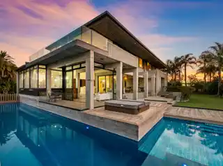Resort-like Architectural Grandeur