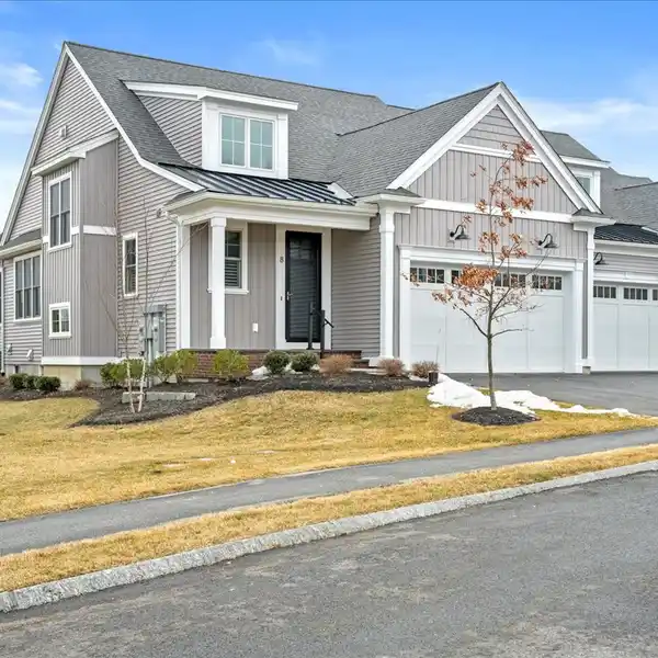 IMMACULATE RESALE IN THE DESIRABLE MILLWOOD PRESERVE COMMUNITY