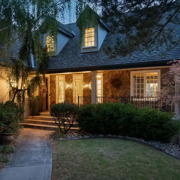 OLD WORLD CRAFTSMANSHIP WITH QUIET LUXURY