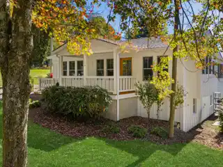 Charming Farmhouse Retreat with Modern Mountain Flair