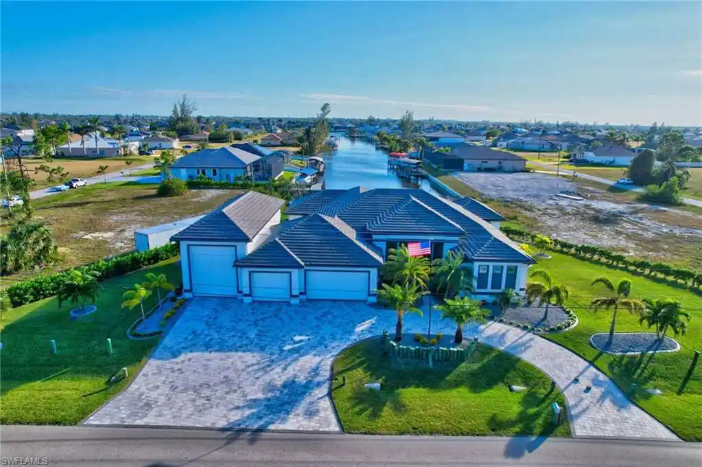 The Ultimate Luxury Waterfront Lifestyle