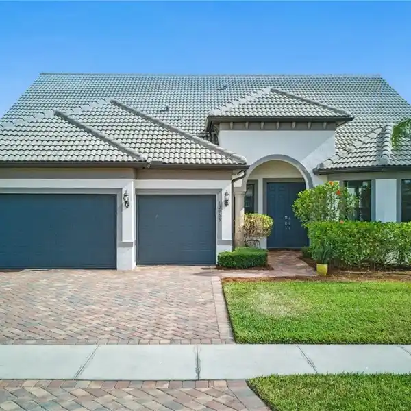 PRIVATE OASIS IN PLANTATION SOMERSET