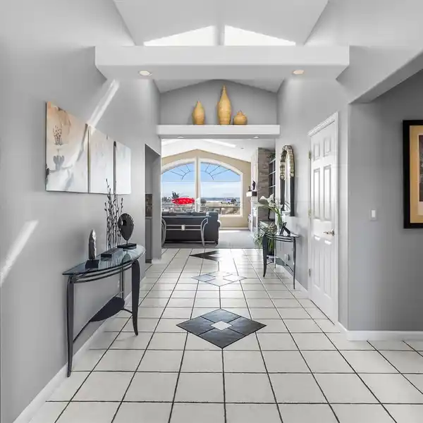 RARE SALTWATER MARINA HOME