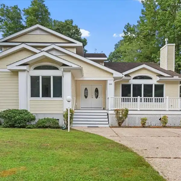 BEAUTIFULLY MAINTAINED COASTAL-STYLE HOME