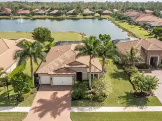 Luxury Lakeview Oasis with Smart Home Features