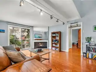 Beautiful Townhouse-style Condo