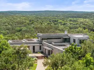 Architecturally Significant Estate in Spanish Oaks