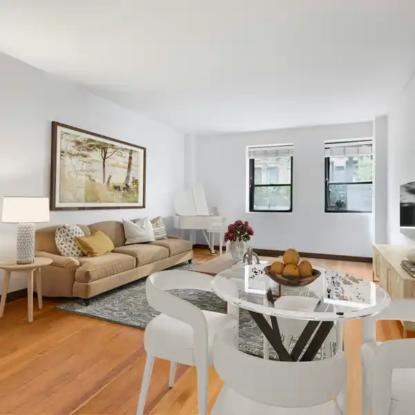 THOUGHTFULLY DESIGNED SPACIOUS AND QUIET APARTMENT