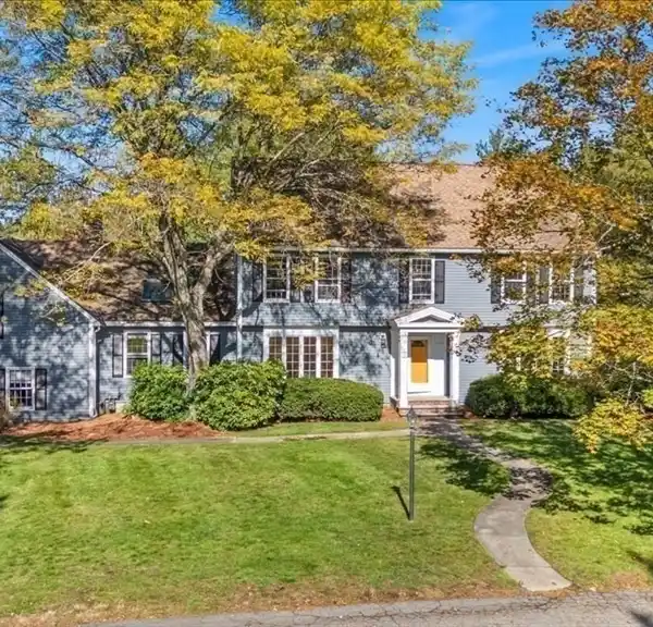 TRADITIONAL COLONIAL IN SOUGHT AFTER ANDOVER COUNTRY CLUB