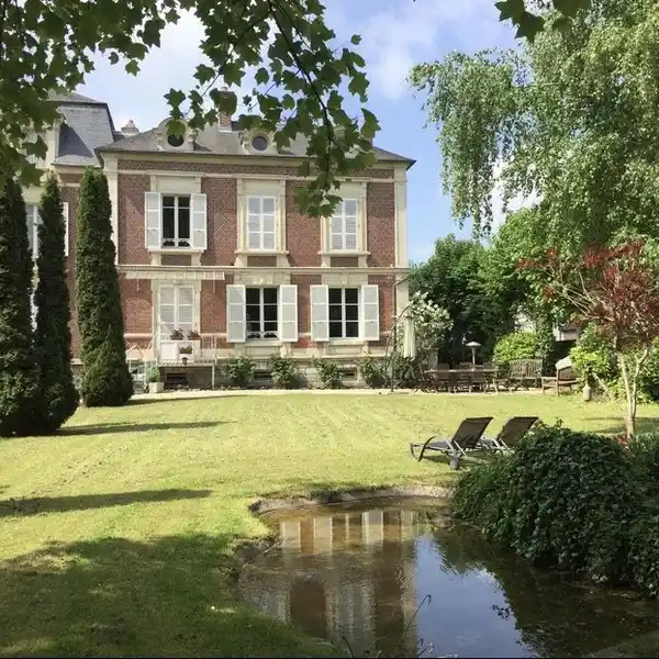 HISTORIC MANOR AND COTTAGE IN PICTURESQUE HAUTS-DE-FRANCE VILLAGE