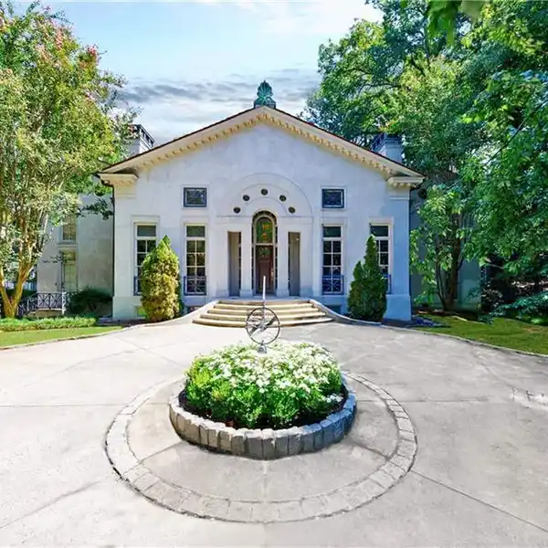 VILLA POIANA INSPIRED CUSTOM HOME