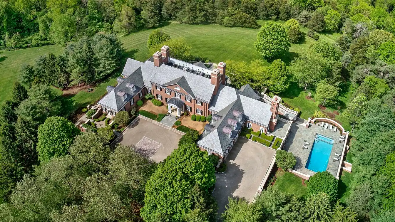 Distinguished Estate on 32-plus Acres