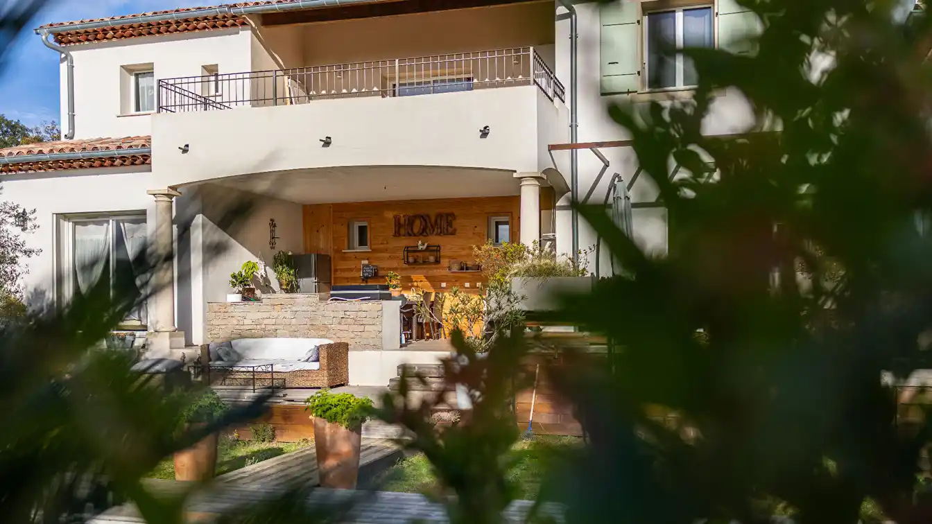 Villa with Additional Separate Quarters