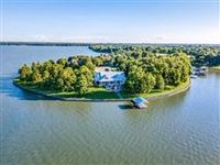 BREATH TAKING STARCREST ESTATES HOME