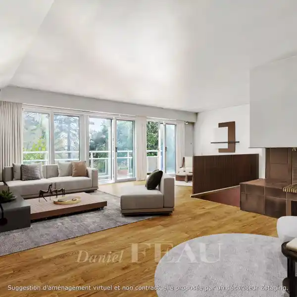 SPACIOUS LIGHT-FILLED MILL HOUSE
