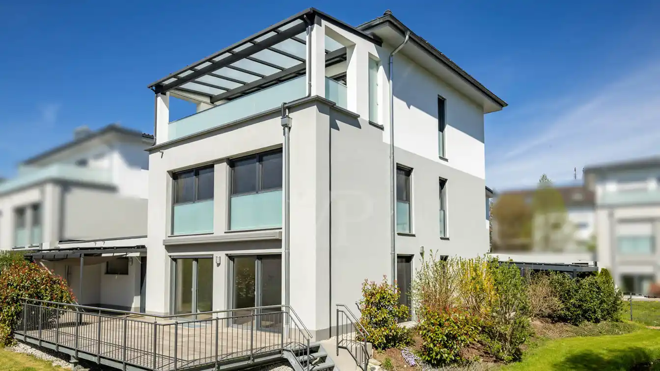 Urban Living - Modern Townhouse in a Quiet Central Location