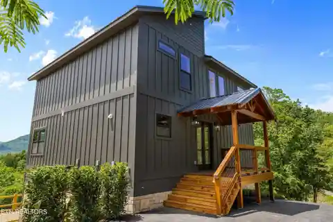 New Smoky Mountains Cabin with Incredible Views