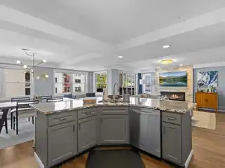 Updated Slopeside Condo