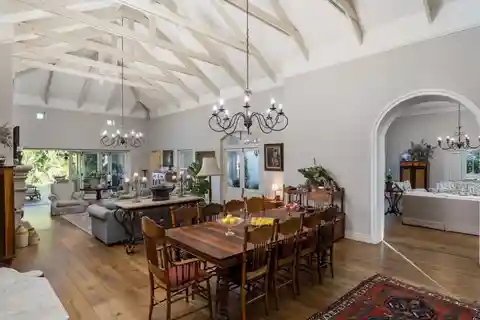 Magnificent Farmhouse in Somerset West