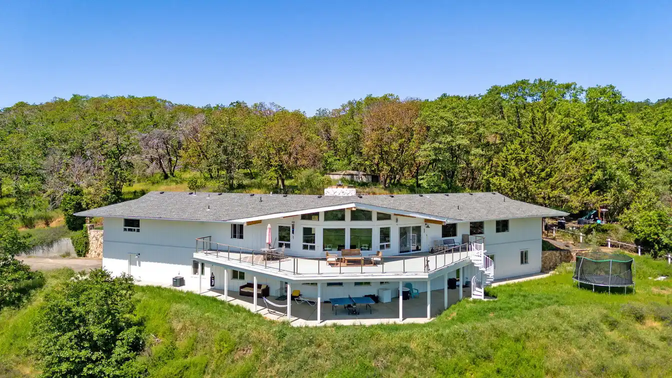 Farm Feel Home with Amazing Views