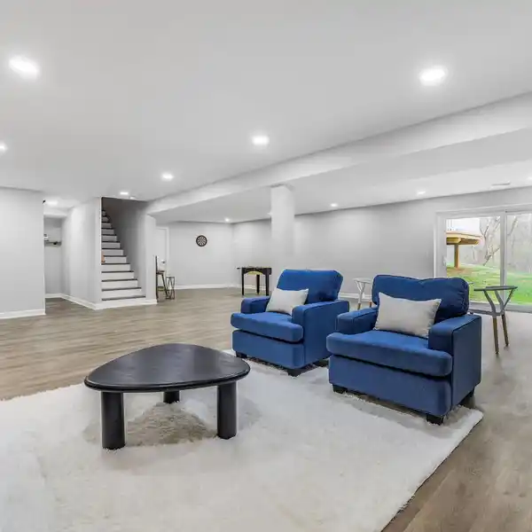 EASY YET ELEGANT LIVING