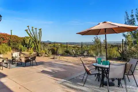 Spacious Golf Course Property