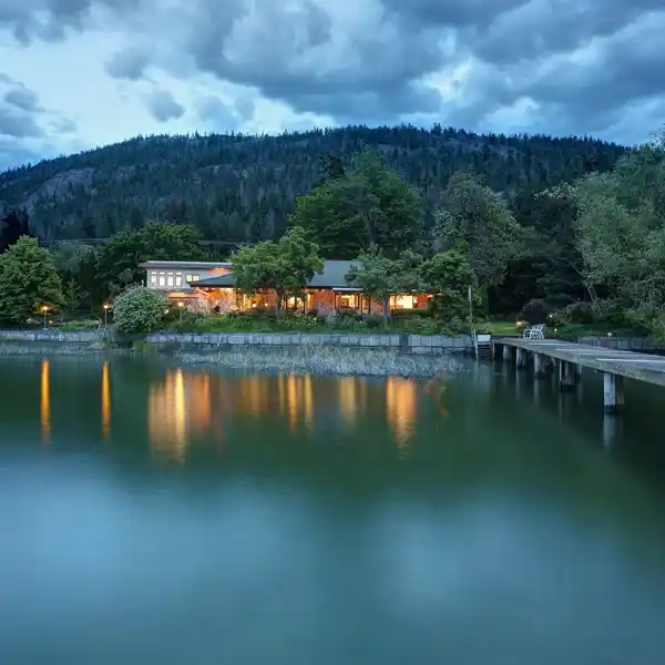 PRIVATE WATERFRONT RETREAT