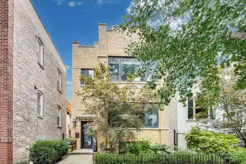 Contemporary Roscoe Village Gem with Rooftop Deck