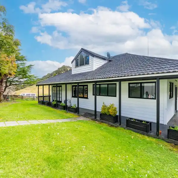 TRANQUIL 85-ACRE ESTATE MINUTES FROM SILVERDALE