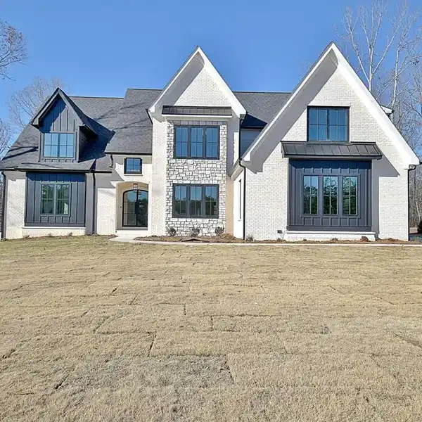 NEW CONSTRUCTION OPPORTUNITY IN THE MANOR