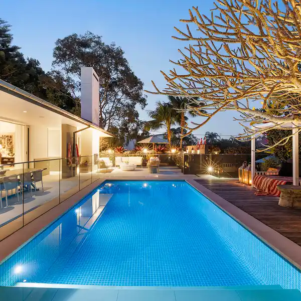 HAMPTONS-INSPIRED COASTAL RETREAT JUST STEPS FROM COLLAROY BEACH