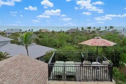 Beautiful Fully Furnished Home in a Fabulous Location
