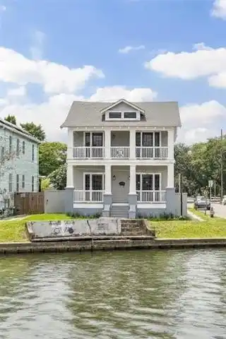 FULLY RESTORED HISTORIC BUNGALOW ALONG BAYOU ST. JOHN