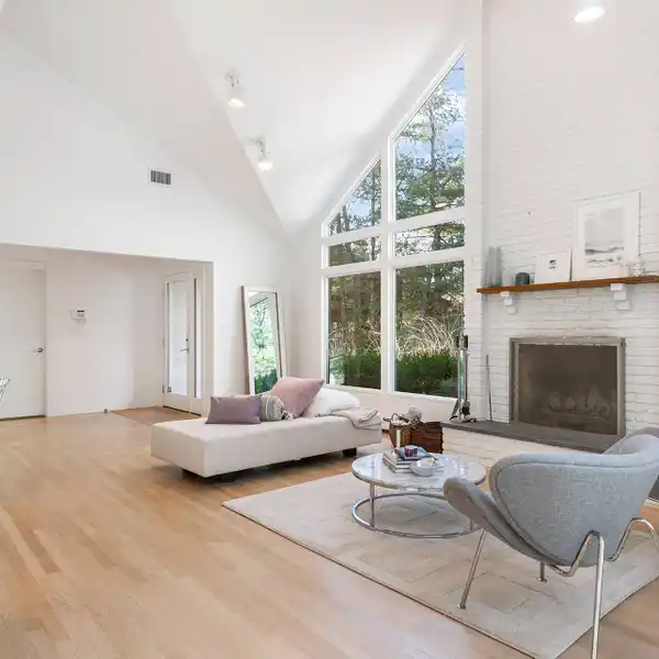 PRIVATE RENTAL PROPERTY IN EAST HAMPTON OAKS