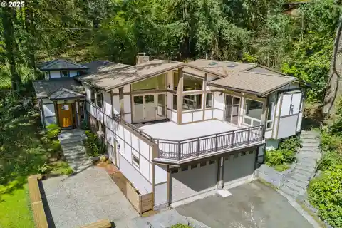 Exquisite Remodeled Home with Quarters