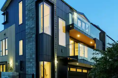 Sophisticated Townhouse with Lift