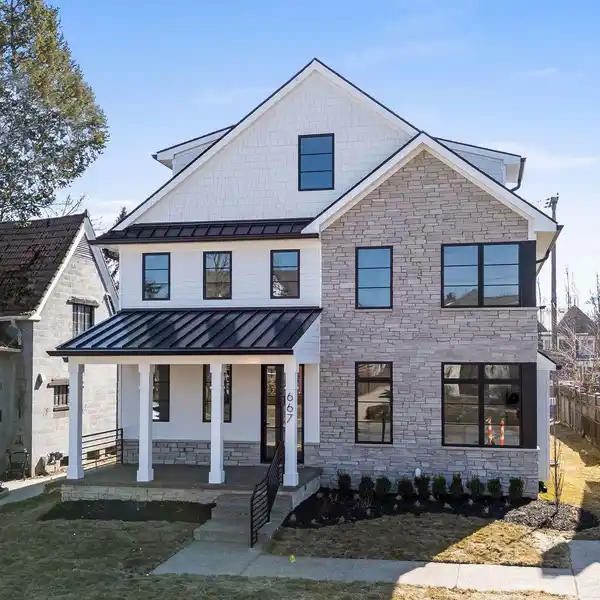 STUNNING NEW CONSTRUCTION HOME