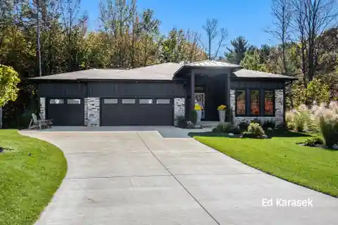 Stunning Contemporary Ranch in the Ravines Golf Community