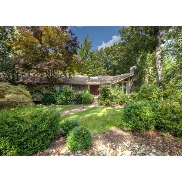 ELEGANT FOUR BEDROOM RANCH ON A PRIVATE CUL-DE-SAC IN WATCHUNG