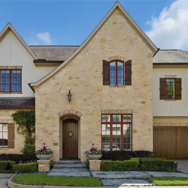 SOPHISTICATED LIVING WITH CUSTOM DETAILS THROUGHOUT