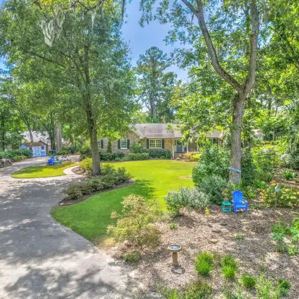 BEAUTIFULLY RENOVATED HOME IN THE HEART OF HISTORIC SUMMERVILLE