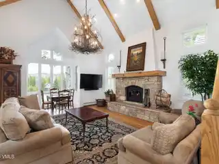 Beautiful Home in Kensington Green