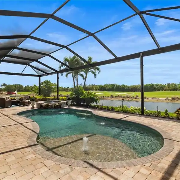 STATELY HOME IN ESPLANADE GOLF & COUNTRY CLUB