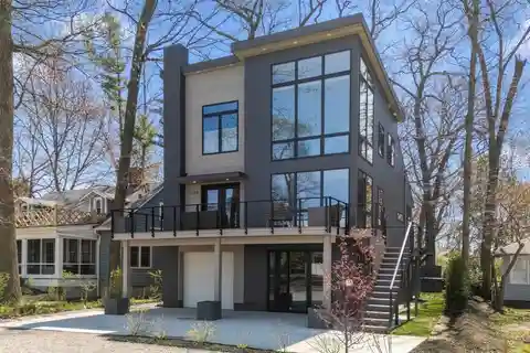 Magnificent Modern Coastal Retreat