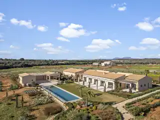Spectacular Single-Level New-Build Luxury Finca