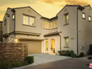 Beautifully Upgraded Home in the Canyons