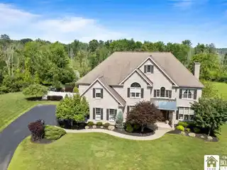 Custom Beauty on Nine-Plus Acres